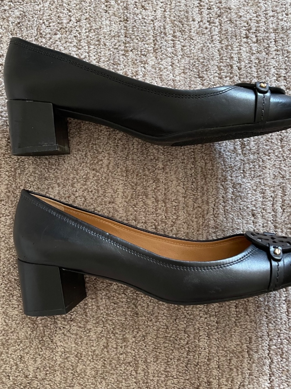 Tory Burch Black Leather Pumps Size 11 Logo Medallion Ballet Heels Like New - Picture 6 of 7